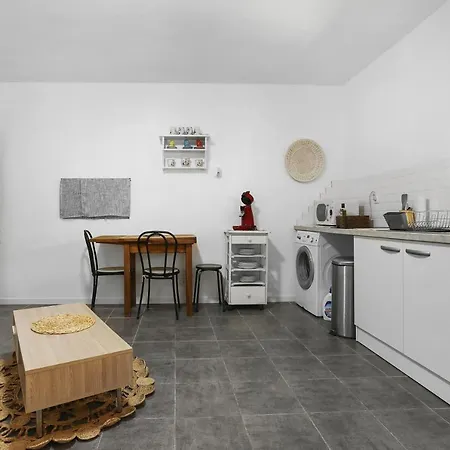 Rez 30m² Parking Wifi * Saint-Raphaël