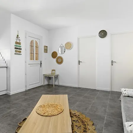 Rez 30m² Parking Wifi * Saint-Raphaël